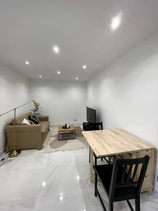 Appartement Cosy Et Moderne Proche De Disneyland Bussy-Saint-Georges Exterior photo